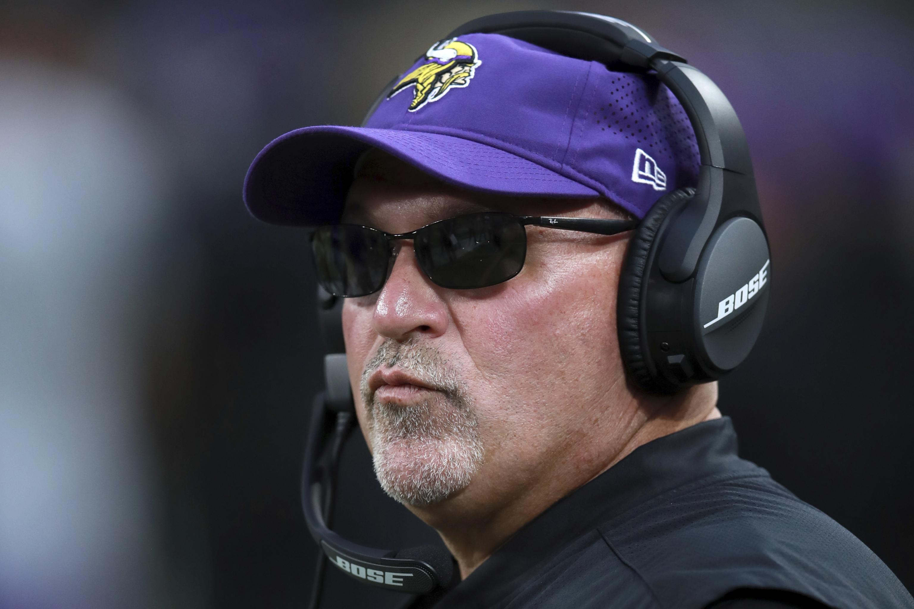 Vikings pick ex-Dolphins head coach Tony Sparano as OL coach