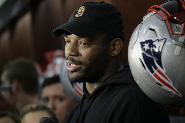 New England Patriots tight end Martellus Bennett speaks with reporters in the teams' locker room before a scheduled NFL football practice, Thursday, Jan. 5, 2017, in Foxborough, Mass. (AP Photo/Steven Senne)
