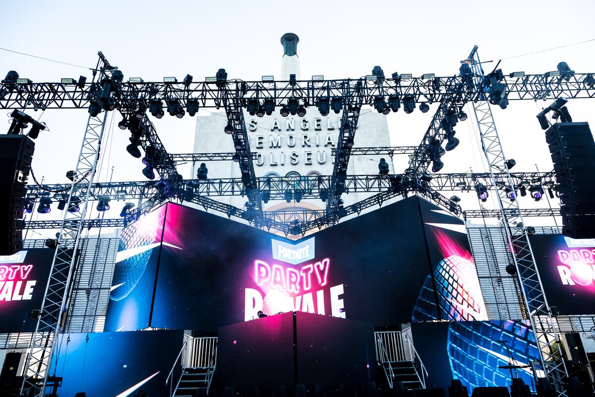 Fortnite Summer Skirmish Week 3 Prize Money Twitch Live Stream And - fortnite summer skirmish week 3 prize money twitch live stream and more bleacher report latest news videos and highlights