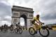 Great Britain's Geraint Thomas (R) rides past the Arc de triomphe monument during the 21st and last stage of the 105th edition of the Tour de France cycling race between Houilles and Paris Champs-Elysees, on July 29, 2018. (Photo by Marco BERTORELLO / AFP) (Photo credit should read MARCO BERTORELLO/AFP/Getty Images)
