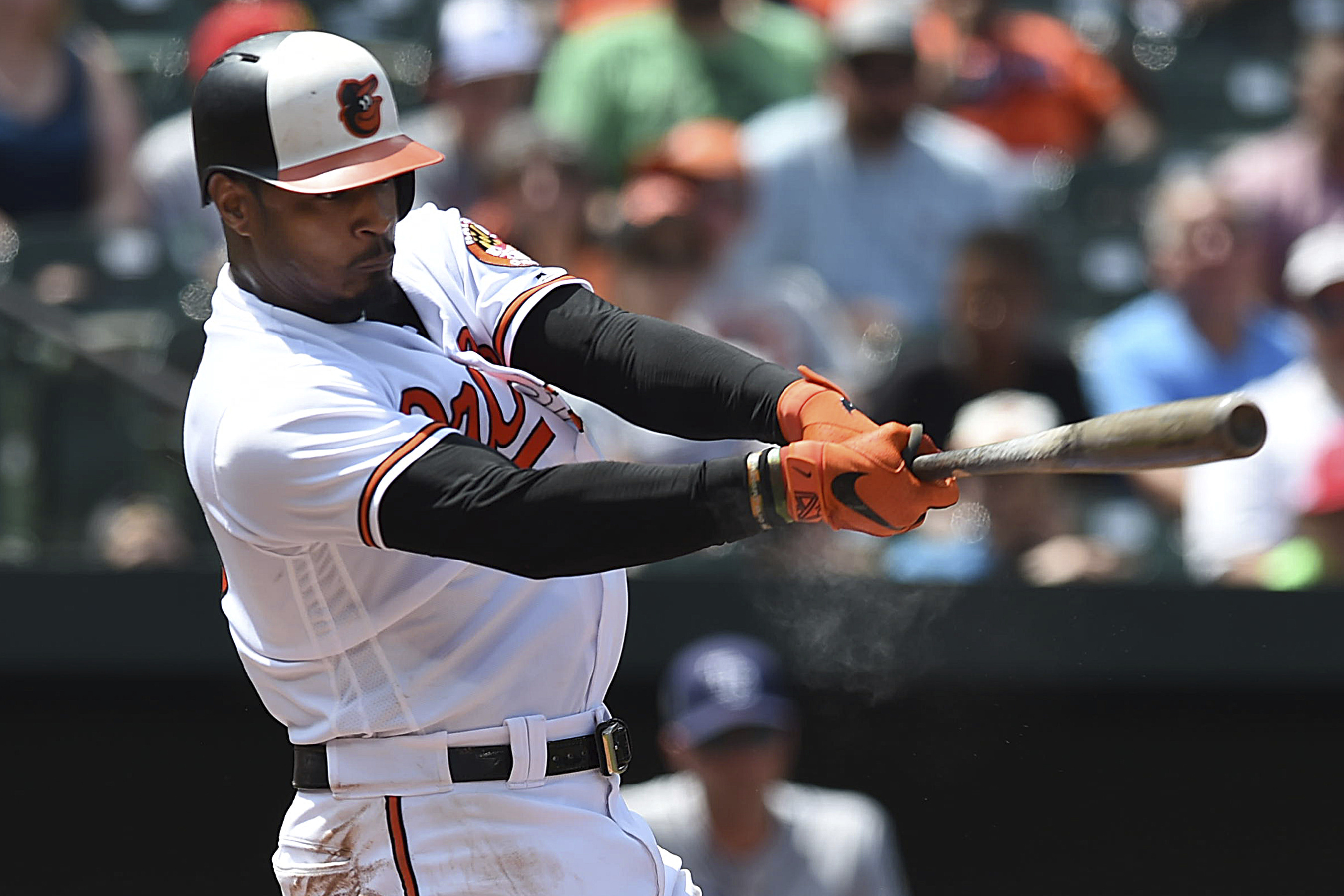 Sources: Phillies interested in Orioles' Adam Jones as trade deadline nears