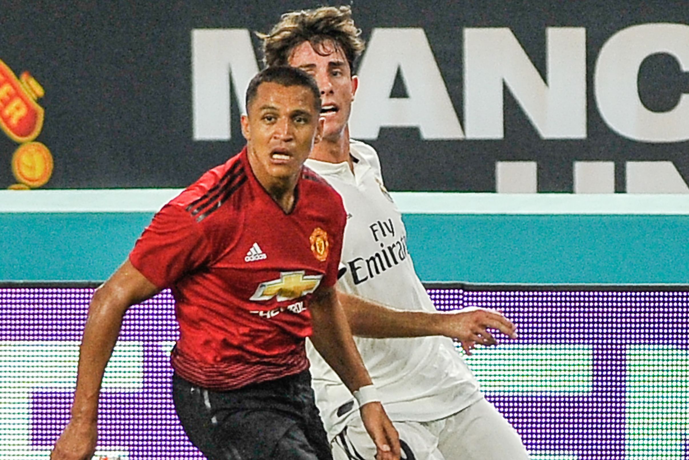 Alexis Sanchez Brilliant as Manchester United Beat Real