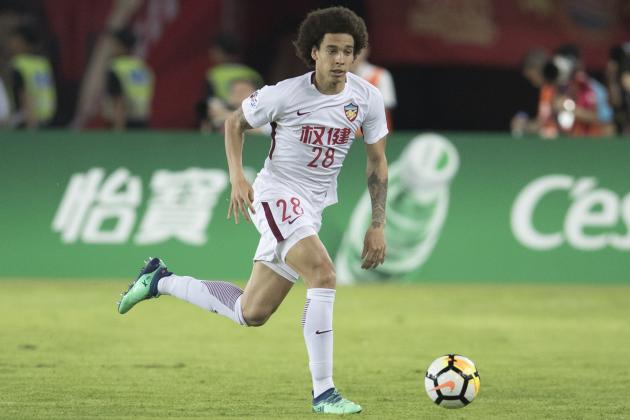 GUANGZHOU, CHINA - MAY 15:  Axel Witsel #28 of Tianjin Quanjian in action  during the AFC Champions League Round of 16 second leg match between Guangzhou Evergrande and Tianjin Quanjian at Tianhe Sports Center on May 15, 2018 in Guangzhou, China.  (Photo by XIN LI/Getty Images)