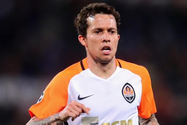 ROME, ITALY - MARCH 13:  Bernard of Shakhtar Donetsk in action during the UEFA Champions League Round of 16 Second Leg match between AS Roma and Shakhtar Donetsk at Stadio Olimpico on March 13, 2018 in Rome, Italy.  (Photo by Chris Brunskill Ltd/Getty Images)