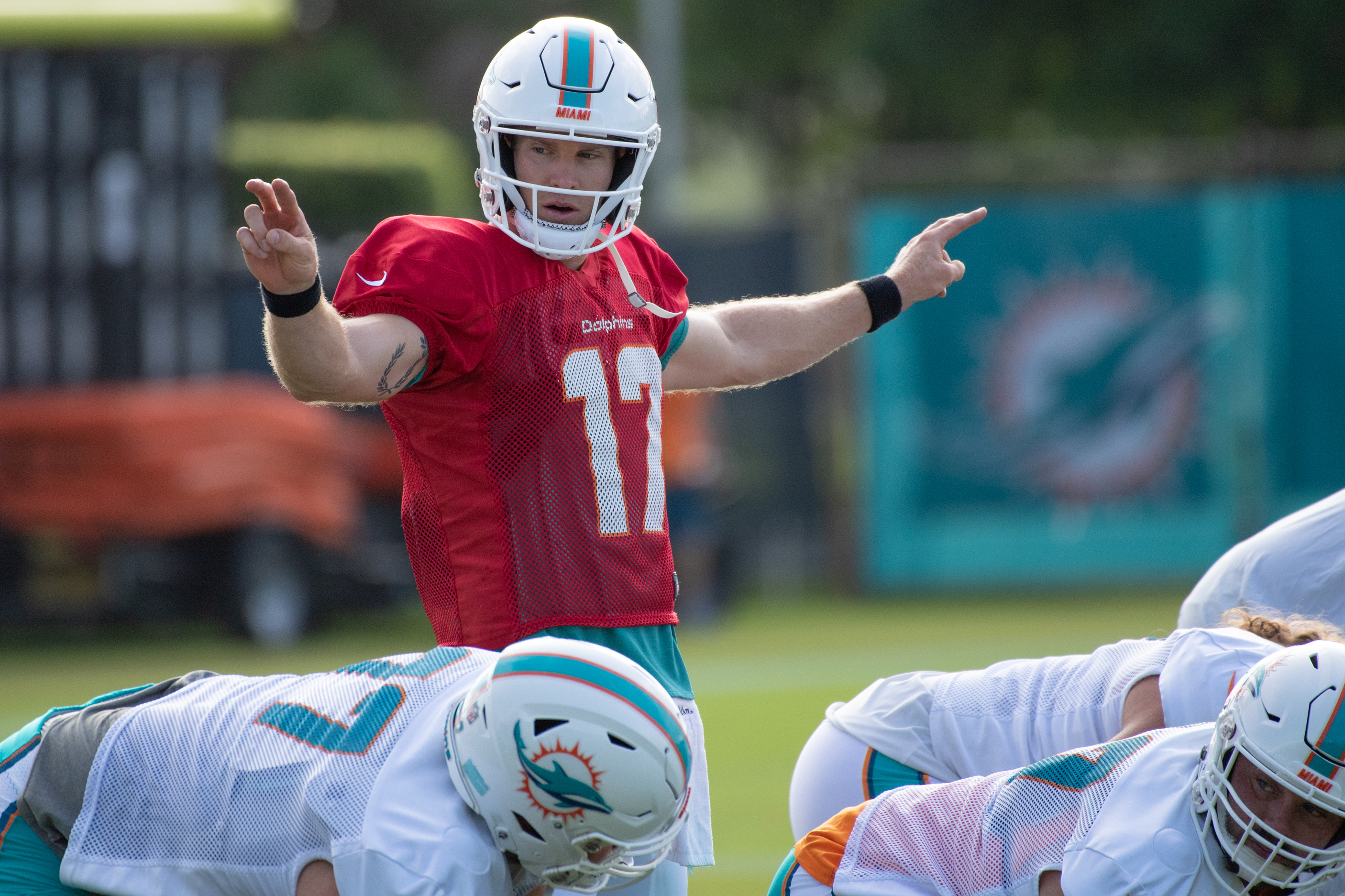 Ryan Tannehill throws for two scores as Dolphins earn 22-9 victory