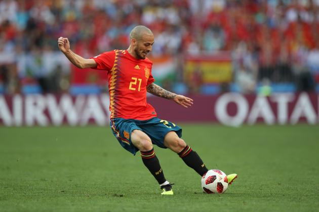 MOSCOW, RUSSIA - JULY 01:  David Silva of Spain controls the ball during the 2018 FIFA World Cup Russia Round of 16 match between Spain and Russia at Luzhniki Stadium on July 1, 2018 in Moscow, Russia. (Photo by Ian MacNicol/Getty Images)