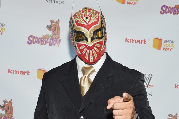 WWE Superstar Sin Cara Undergoes Knee Surgery
