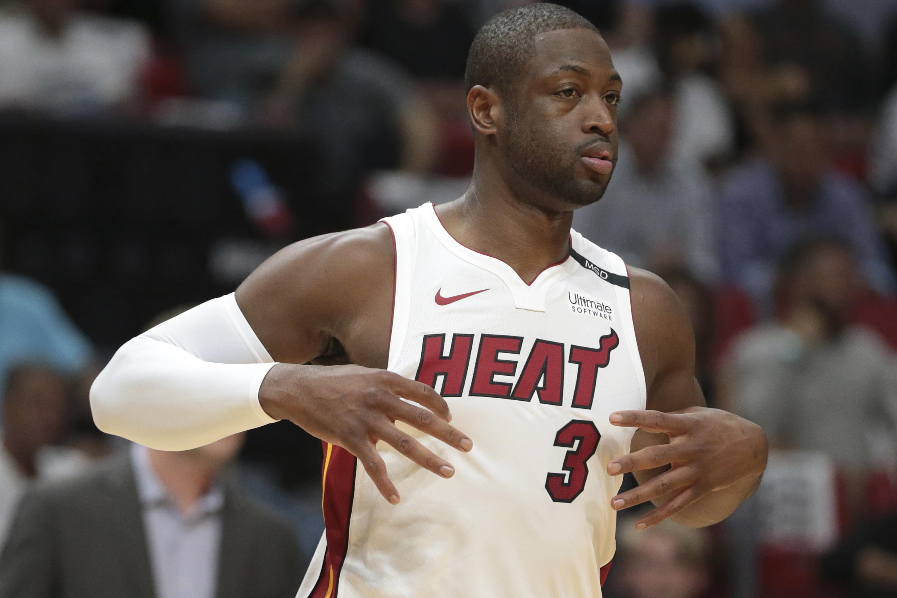 Dwyane Wade agrees to new contract with Miami Heat - ESPN