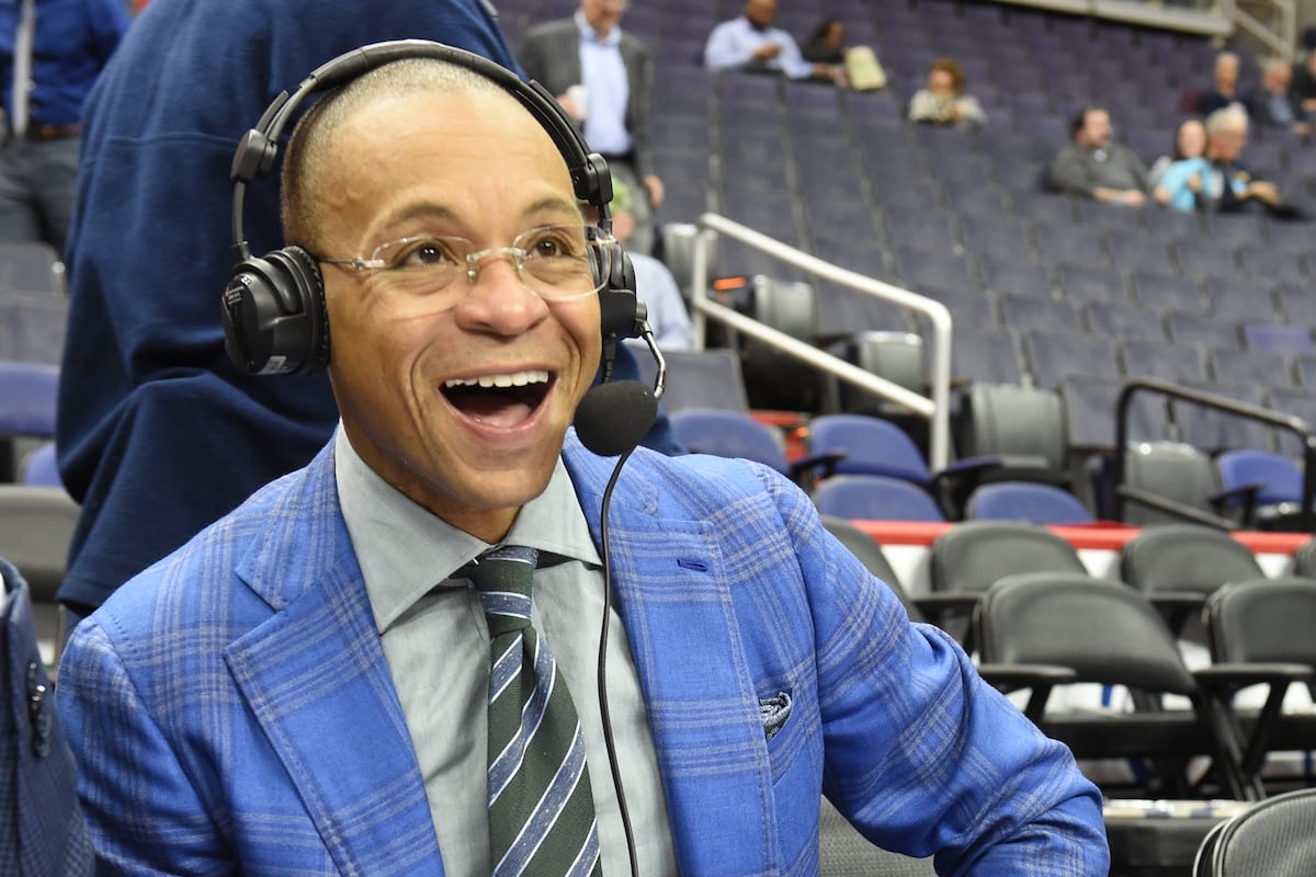 Gus Johnson Won't Return as Bucks' Announcer for 201819 Season News
