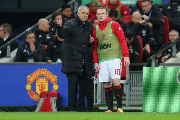 LONDON, ENGLAND - FEBRUARY 26: Jose Mourinho Manager of Manchester United talks to Wayne Rooney of Manchester United during the EFL Cup Final match between Manchester United and Southampton at Wembley Stadium on February 26, 2017 in London, England. (Photo by Catherine Ivill - AMA/Getty Images)