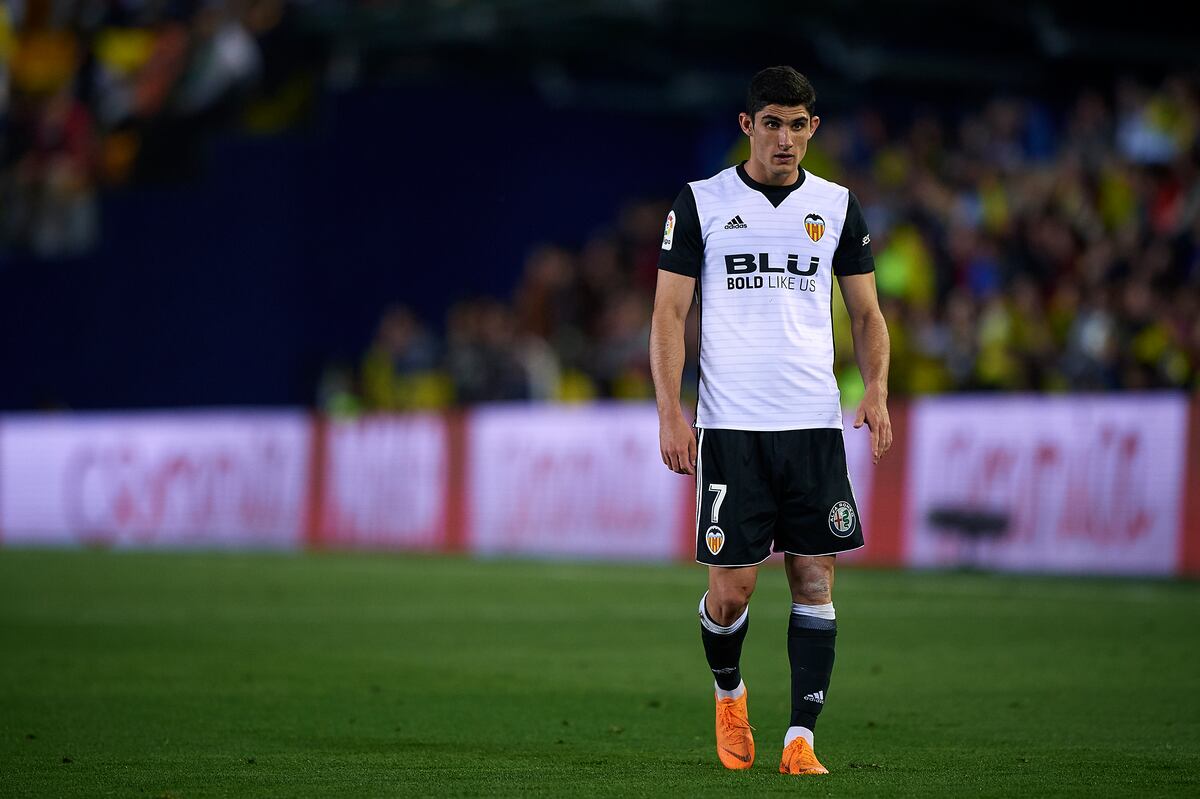 Goncalo Guedes Joins Valencia from Paris Saint-Germain for ...