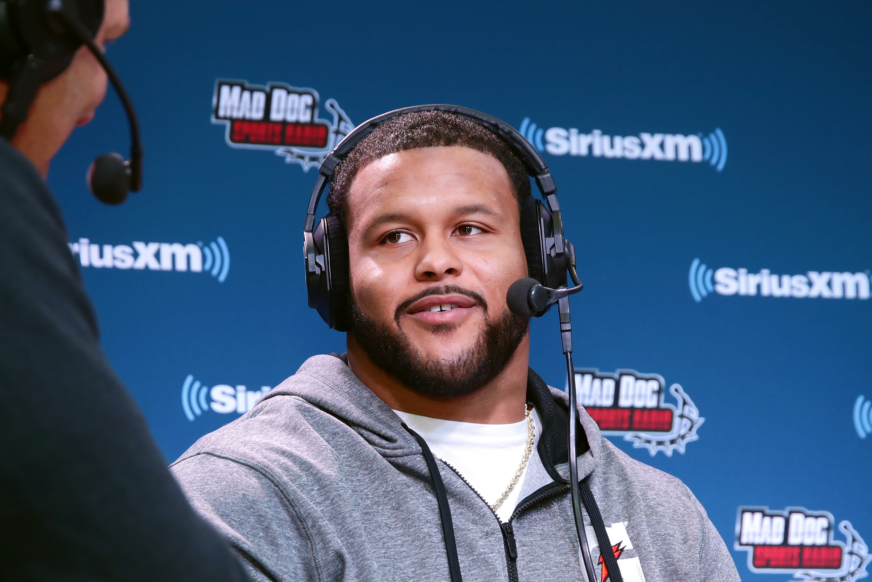 Aaron Donald Contract a $31.6 Million Outlier in QB League: Data Viz –