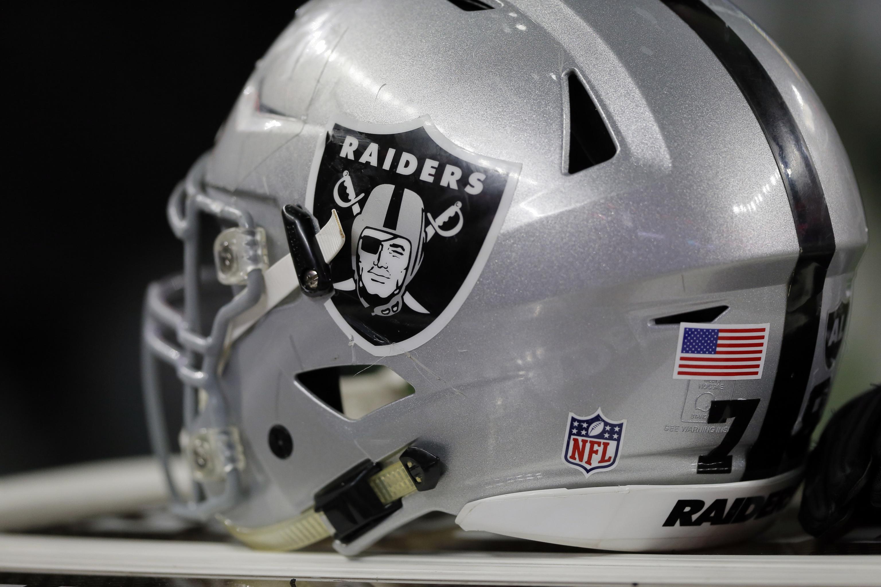 Raiders donate helmets to Las Vegas youth