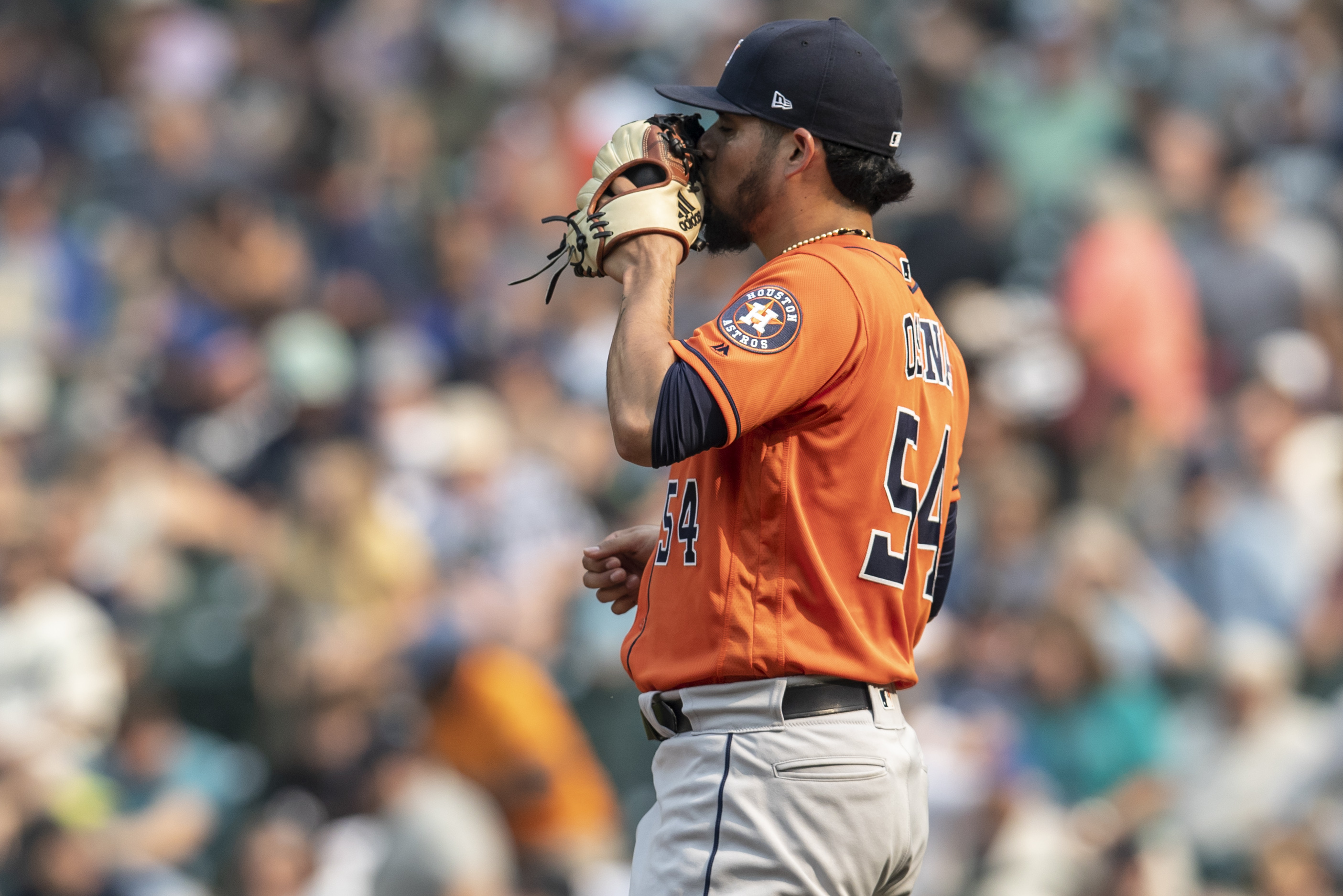 Astros exec accused of taunting women reporters about Roberto Osuna after  ALCS win over Yankees: report – New York Daily News