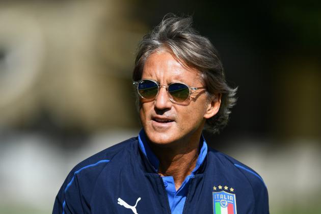 FLORENCE, ITALY - SEPTEMBER 03:  Head coach Italy Roberto Mancini looks on during a Italy training session at Centro Tecnico Federale di Coverciano on September 3, 2018 in Florence, Italy.  (Photo by Claudio Villa/Getty Images)