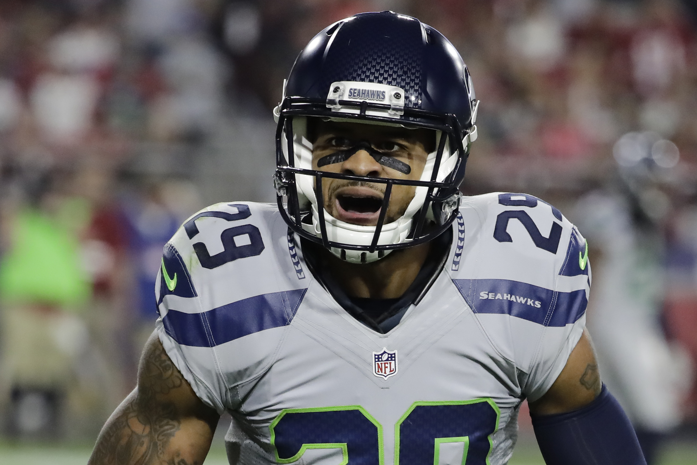 Seattle Seahawks free safety Earl Thomas ends holdout