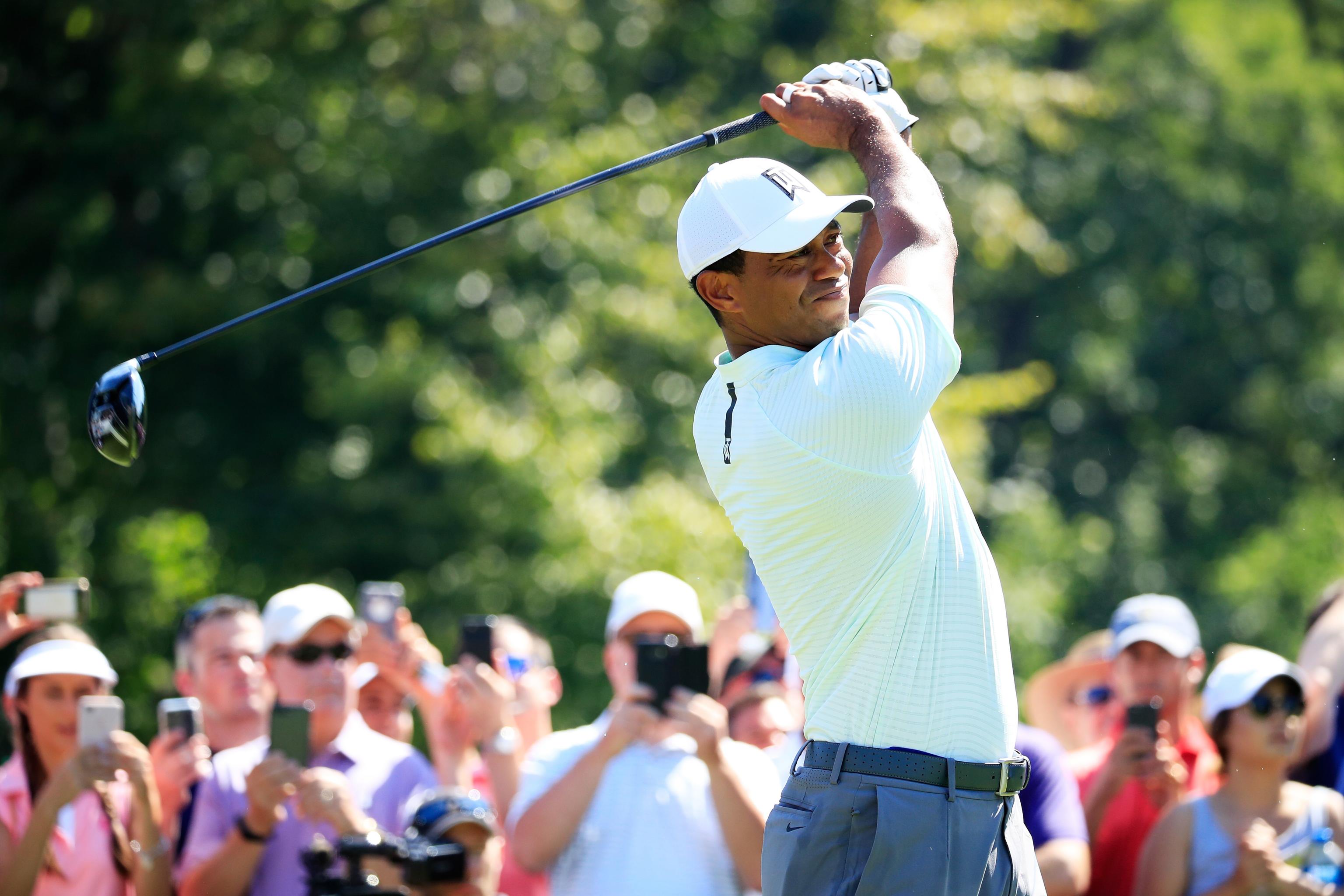 Tiger Woods Roars Out To 7 Under After 10 Holes Of 2018 Bmw Championship Bleacher Report Latest News Videos And Highlights