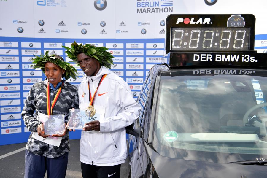 Eliud Kipchoge Beats World Marathon Record by over 1 Minute in Berlin |  News, Scores, Highlights, Stats, and Rumors | Bleacher Report