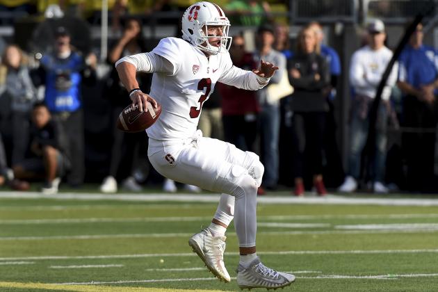 EUGENE, OR - SEPTEMBER 22:  Quarterback K.J. Costello (3) of the Stanford Cardinal runs with the ball during the first quarter of the game against the Oregon Ducks at Autzen Stadium on September 22, 2018 in Eugene, Oregon. (Photo by Steve Dykes/Getty Images)