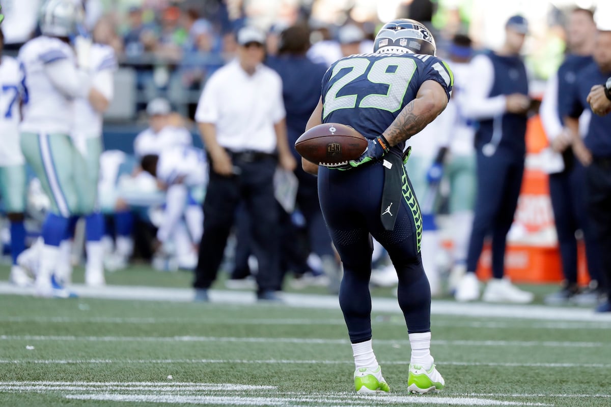 Earl Thomas: Bowing to Cowboys Sideline Was 'In the Moment' Amid Trade Rumors