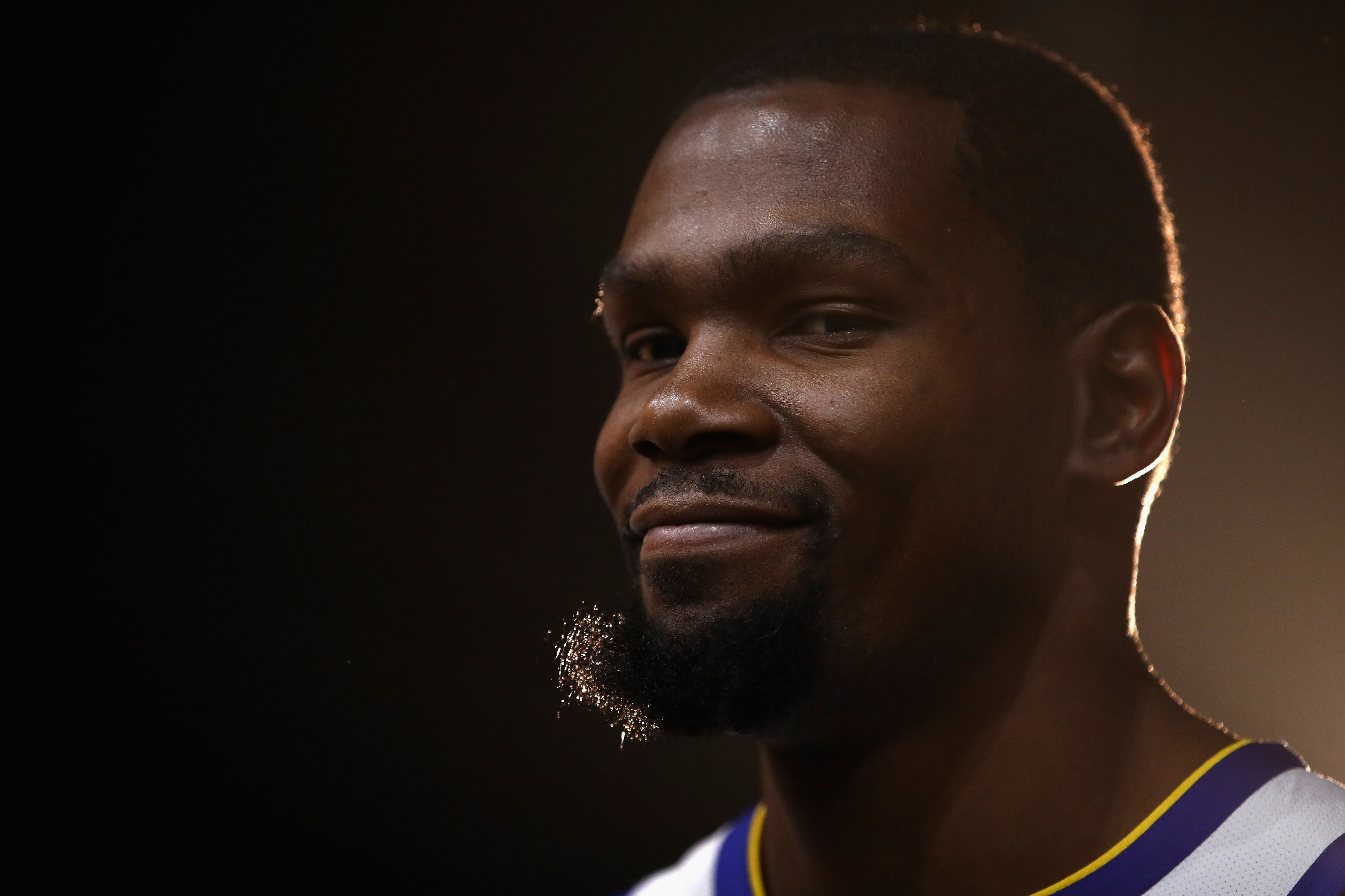OAKLAND, CA - SEPTEMBER 24:  Kevin Durant #35 of the Golden State Warriors poses for a picture during the Golden State Warriors media day on September 24, 2018 in Oakland, California.  (Photo by Ezra Shaw/Getty Images)