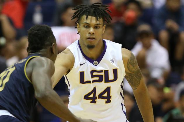 LAHAINA, HI - NOVEMBER 21: Wayde Sims #44 of the LSU Tigers playing defense during the second half of the game against the Notre Dame Fighting Irish during the Maui Invitational at the Lahaina Civic Center on November 21, 2017 in Lahaina, Hawaii.  (Photo by Darryl Oumi/Getty Images)
