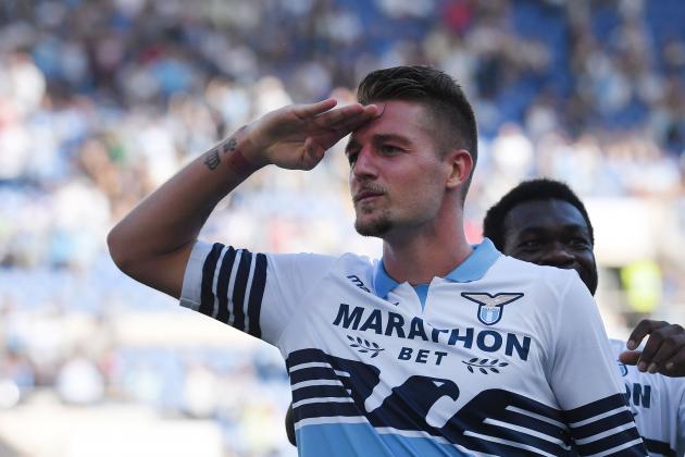 Lazio's Serbian midfielder Sergej Milinkovic-Savic celebrates after scoring a goal during the Italian Serie A football match between SS Lazio and Genoa CFC at the Olympic Stadium in Rome on September 23, 2018. (Photo by Tiziana FABI / AFP) (Photo credit should read TIZIANA FABI/AFP/Getty Images)