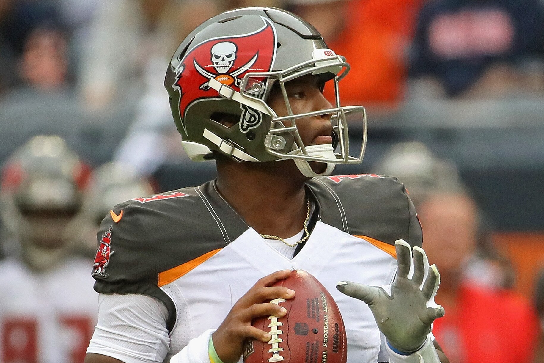 CHICAGO, IL - SEPTEMBER 30:   Jameis Winston #3 of the Tampa Bay Buccaneers looks for a receiver against the Chicago Bears at Soldier Field on September 30, 2018 in Chicago, Illinois. The Bears defeated the Buccaneers 48-10. Photo by Jonathan Daniel/Getty Images)