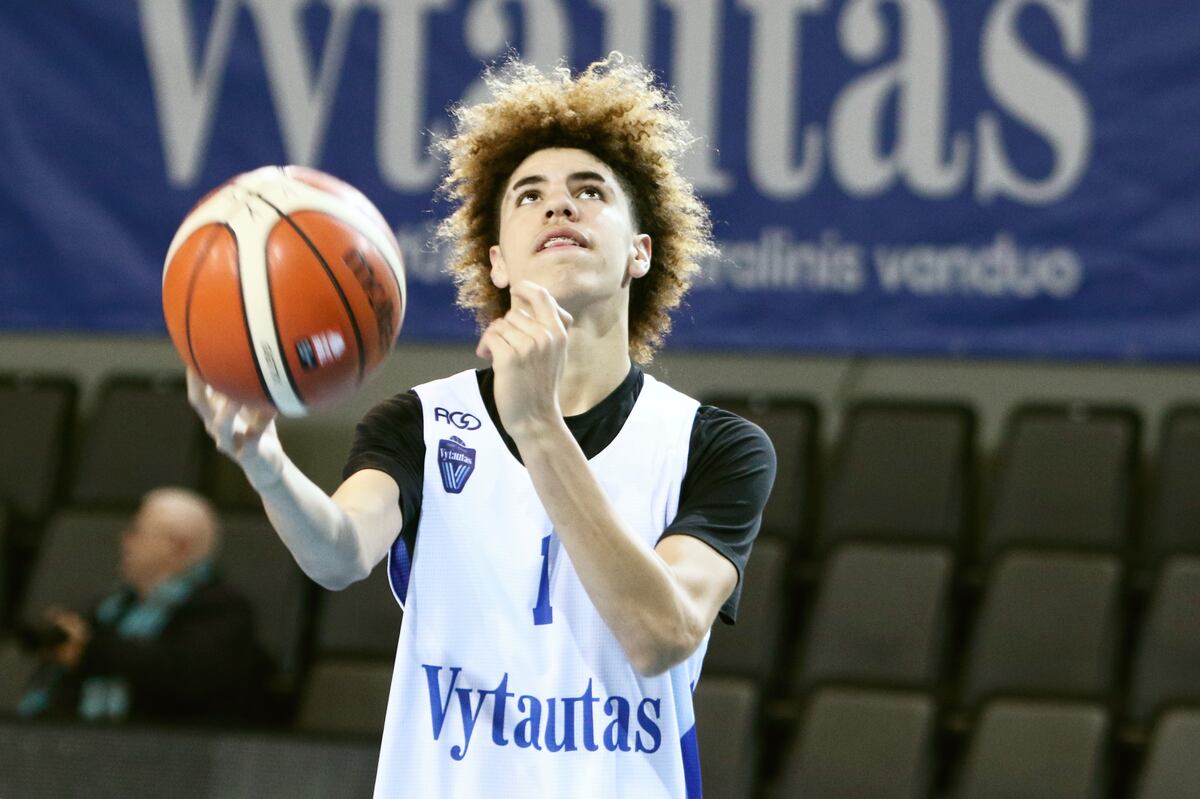 Video: LaMelo Ball Ejected for Slapping Opponent in Face ...