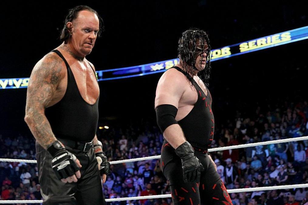 Undertaker, Kane Deliver Double Chokeslams to Triple H, Shawn Michaels ...