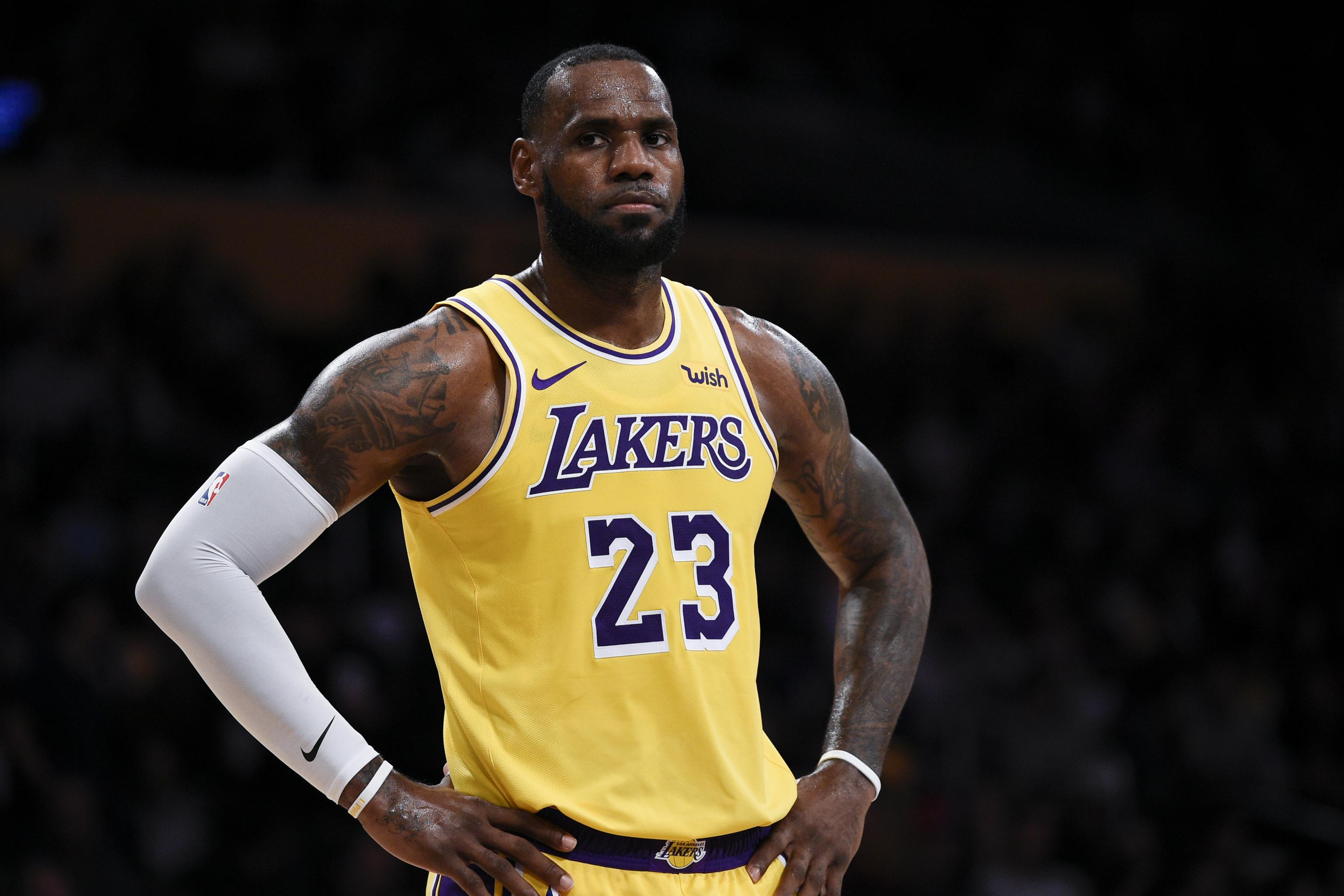 Wembanyama Shines in NBA Preseason: Lakers vs. Warriors Showdown