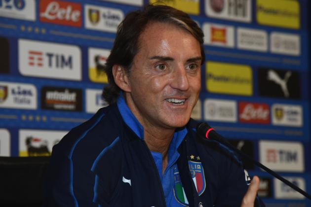 FLORENCE, ITALY - OCTOBER 08:  Head coach Italy Roberto Mancini speaks with the media during a Italy press conference at Centro Tecnico Federale di Coverciano on October 8, 2018 in Florence, Italy.  (Photo by Claudio Villa/Getty Images)