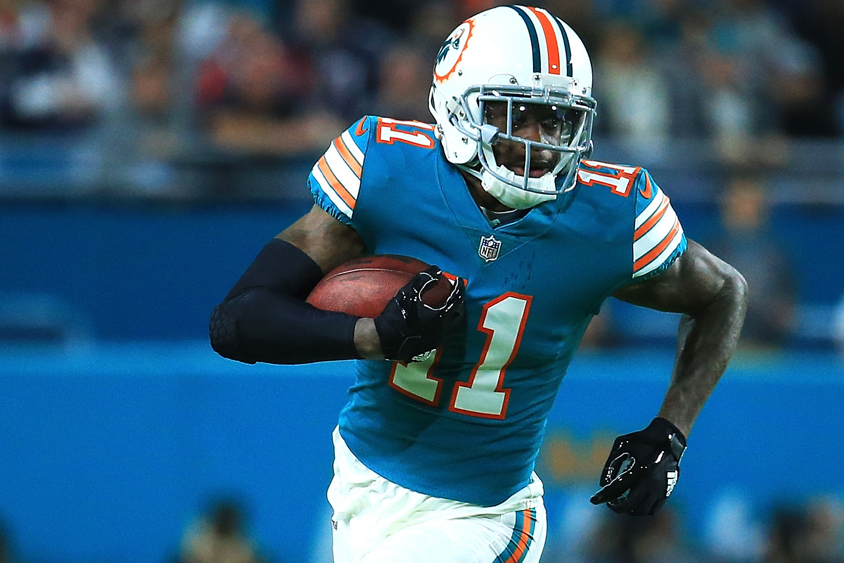 DeVante Parker: Miami Dolphins wide receiver signs four-year deal, NFL  News