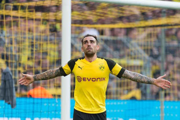 DORTMUND, GERMANY - OCTOBER 06: Paco Alcacer of Borussia Dortmund gestures during the Bundesliga match between Borussia Dortmund and FC Augsburg at Signal Iduna Park on October 6, 2018 in Dortmund, Germany. (Photo by TF-Images/Getty Images)