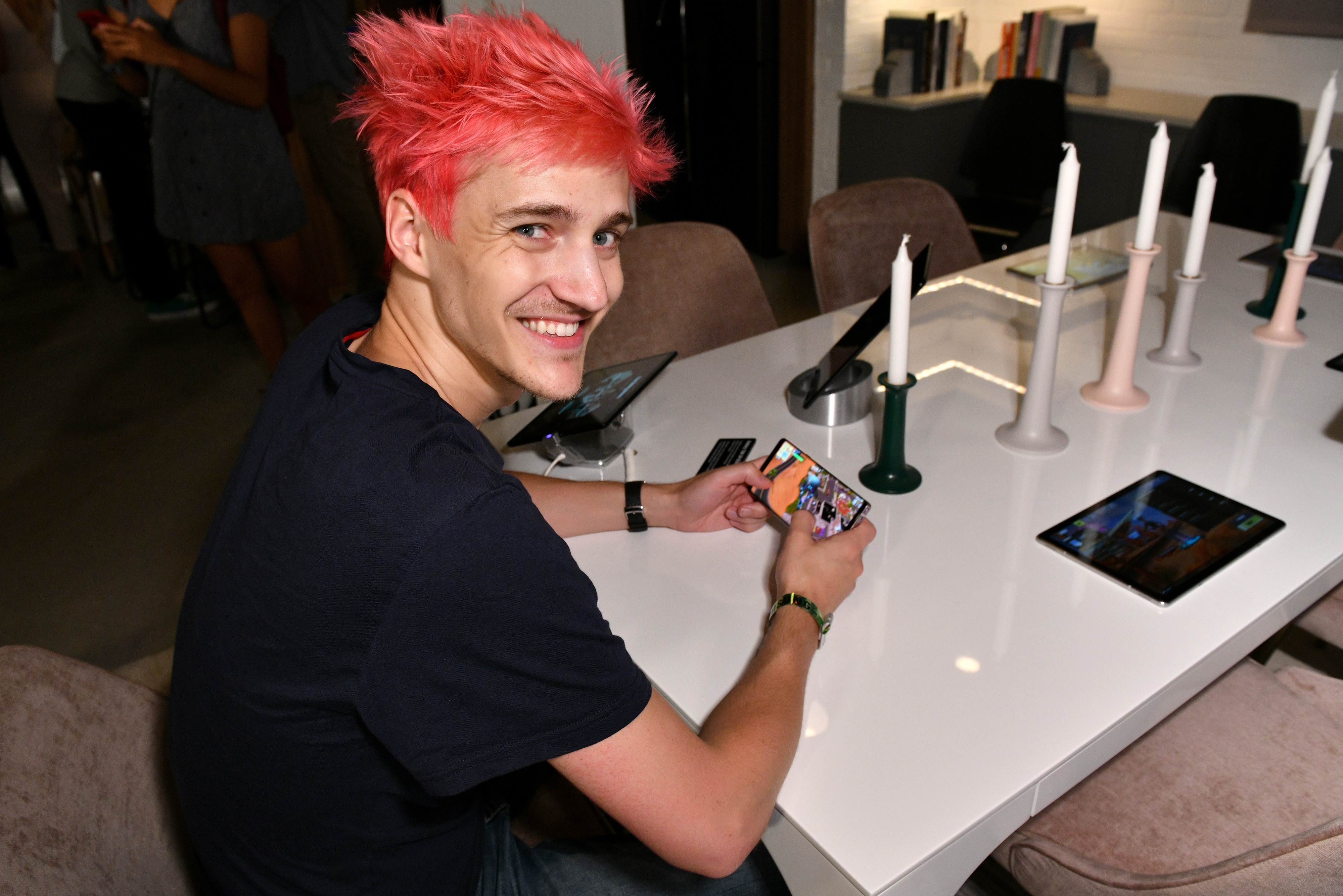 fortnite fall skirmish week 4 prize money twitch live stream and more - king richard fortnite net worth