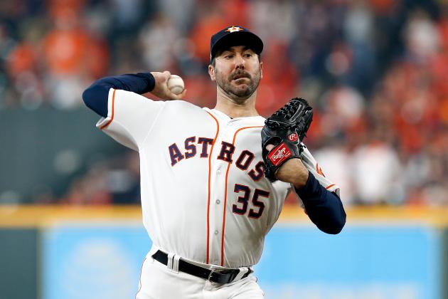 HOUSTON, TX - OCTOBER 05:  Justin Verlander #35 of the Houston Astros delivers a pitch in the first inning against the Cleveland Indians during Game One of the American League Division Series at Minute Maid Park on October 5, 2018 in Houston, Texas.  (Photo by Tim Warner/Getty Images)