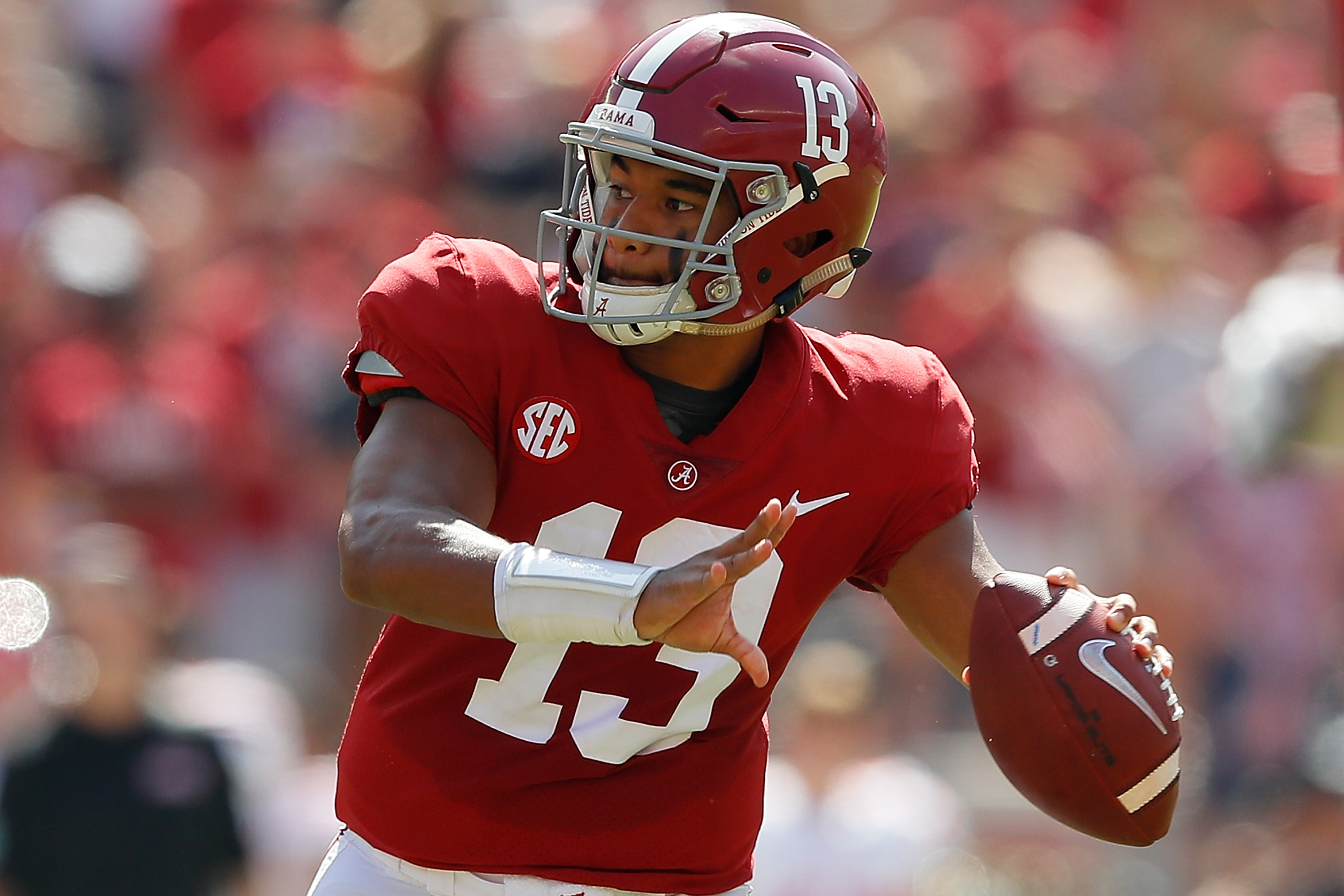 Tua Tagovailoa leaves game after hit to his right knee in Alabama win over  Mississippi St.