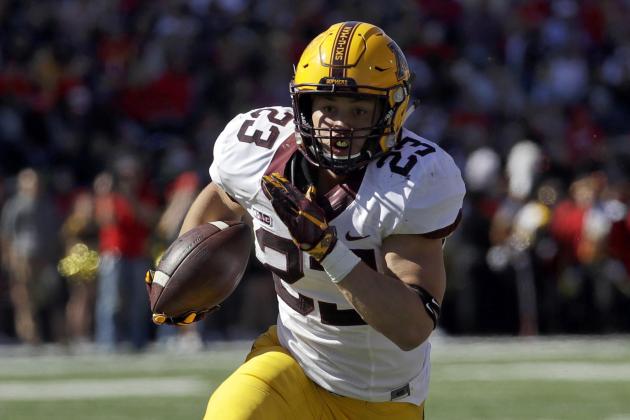 Minnesota running back Shannon Brooks rushes the ball in the first half of an NCAA college football game against Maryland in College Park, Md., Saturday, Oct. 15, 2016. (AP Photo/Patrick Semansky)
