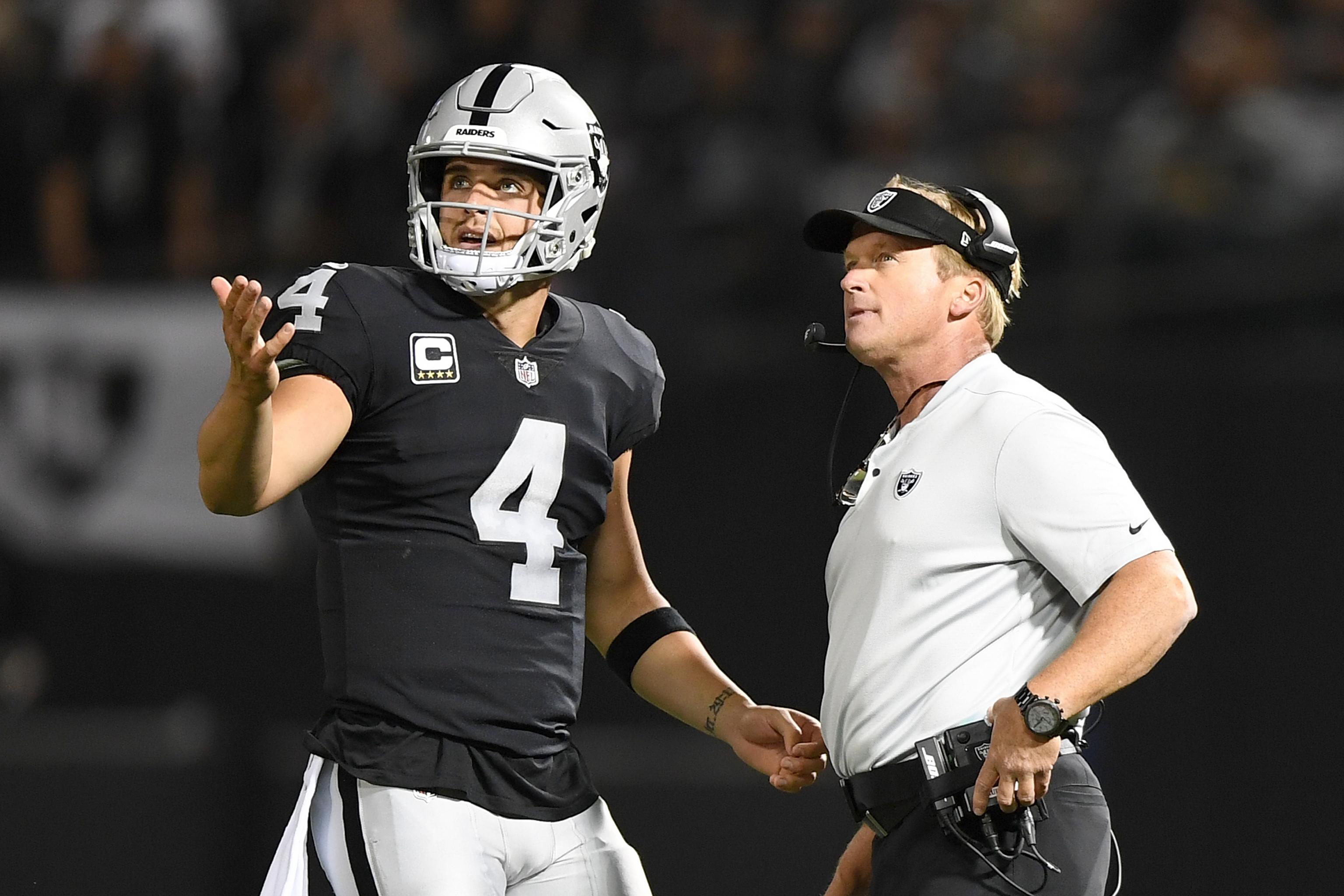 Latest Oakland Raiders News Says There's A 'Significant Disconnect' Between  Coach & QB - Narcity