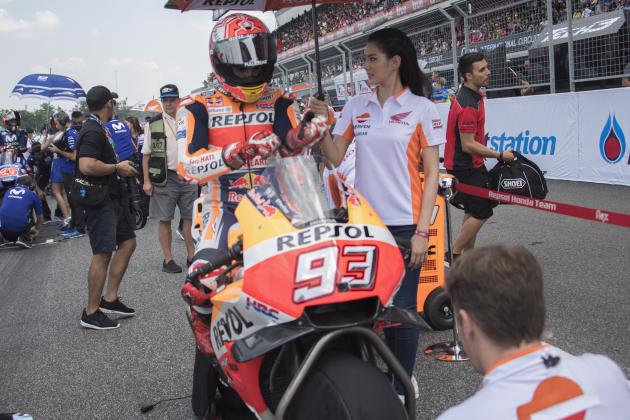 BURI RAM, THAILAND - OCTOBER 07:  Marc Marquez of Spain and Repsol Honda Team prepares to start on the grid during the MotoGP race during the MotoGP Of Thailand - Race on October 7, 2018 in Buri Ram, Thailand.  (Photo by Mirco Lazzari gp/Getty Images)