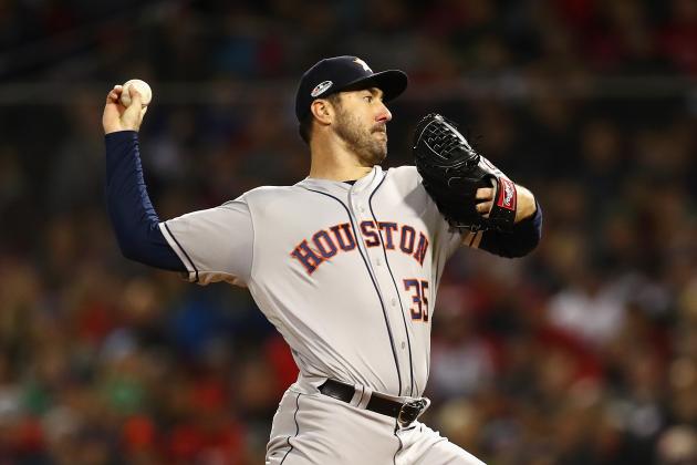 BOSTON, MA - OCTOBER 13:  Justin Verlander #35 of the Houston Astros pitches against the Boston Red Sox during Game One of the American League Championship Series at Fenway Park on October 13, 2018 in Boston, Massachusetts.  (Photo by Tim Bradbury/Getty Images)