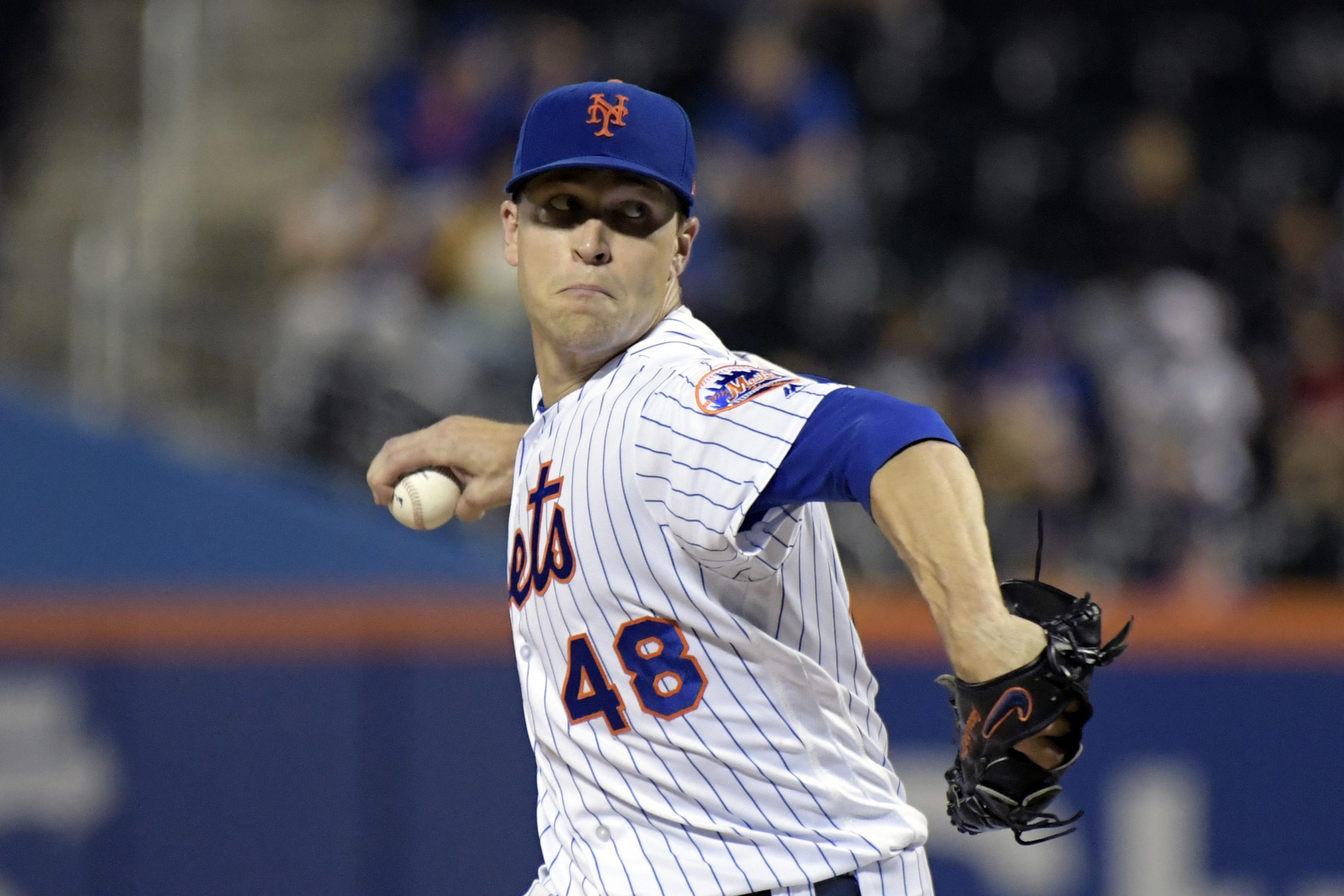 Mets pitcher Jacob deGrom wins National League Rookie of the Year