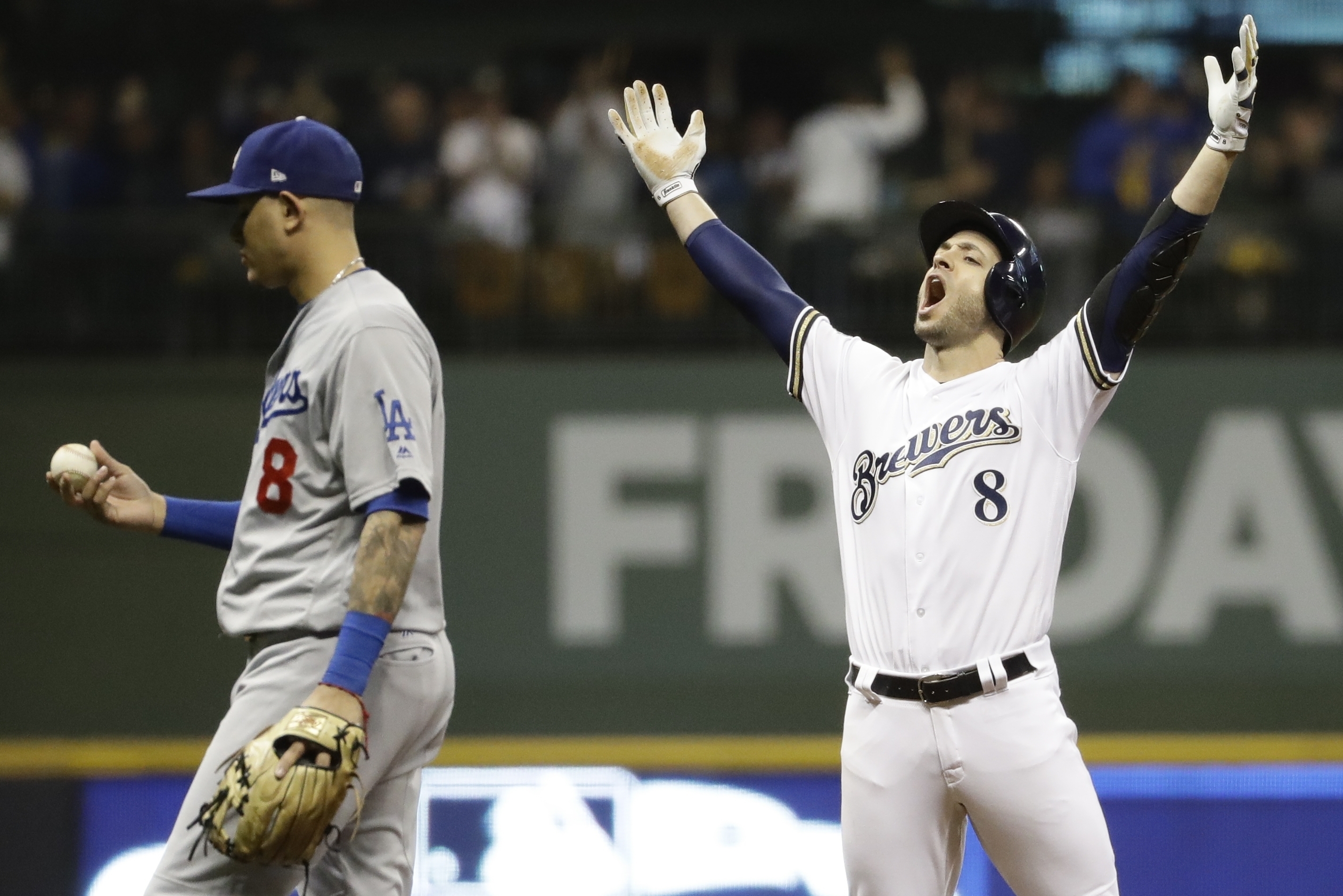 MLB playoffs: Mike Moustakas delivers for Milwaukee Brewers once