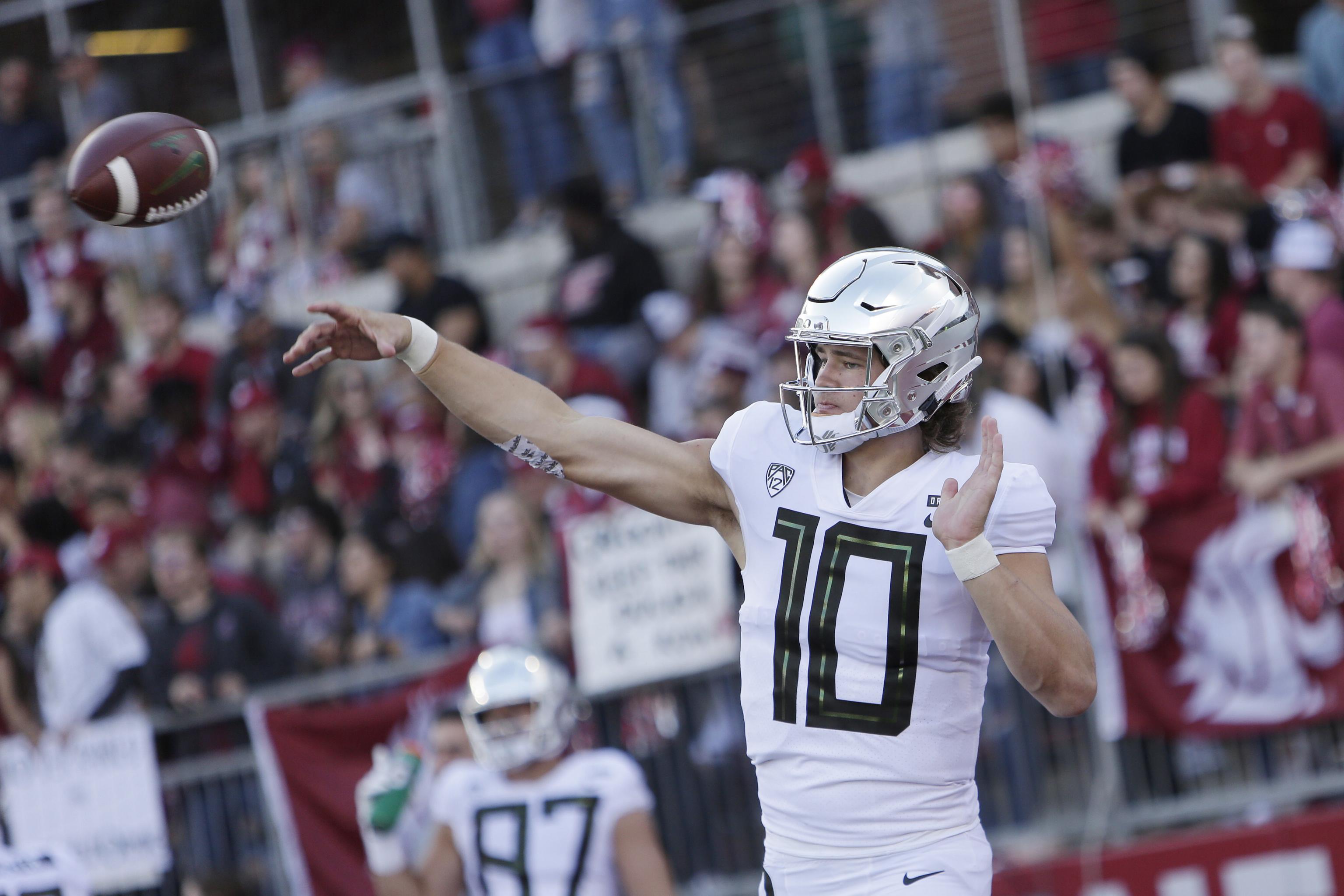 Justin Herbert Reportedly Expected to Return to Oregon for Senior