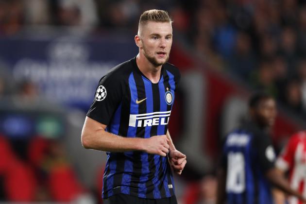 EINDHOVEN, NETHERLANDS - OCTOBER 3: Milan Skriniar of Internazionale during the UEFA Champions League  match between PSV v Internazionale at the Philips Stadium on October 3, 2018 in Eindhoven Netherlands (Photo by Edwin van Zandvoort/Soccrates/Getty Images)