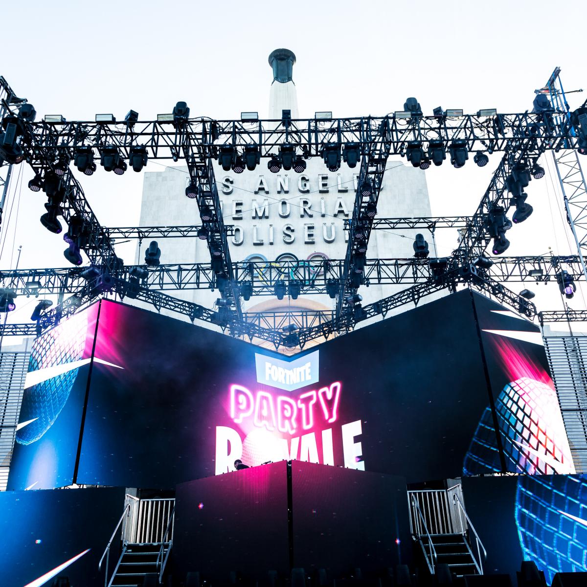 Fortnite Fall Skirmish Week 6 Twitchcon Prize Money Twitch Live - fortnite fall skirmish week 6 twitchcon prize money twitch live stream and more bleacher report latest news videos and highlights