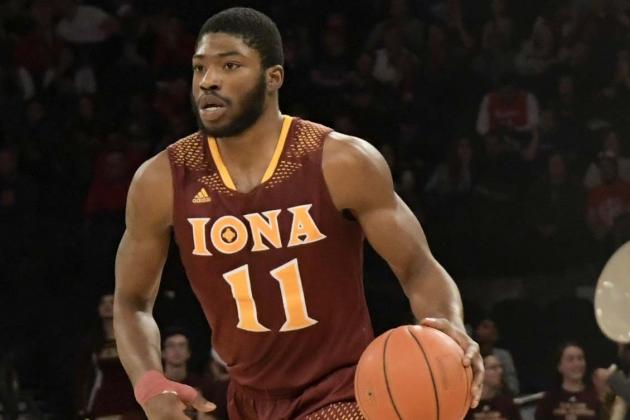 NEW YORK, NY - DECEMBER 17: Roland Griffin #11 of the Iona Gaels dribbles the ball against the St. John's Red Storm during the MSG Holiday Festival at Madison Square Garden on December 17, 2017 in New York City. (Photo by Porter Binks/Getty Images)