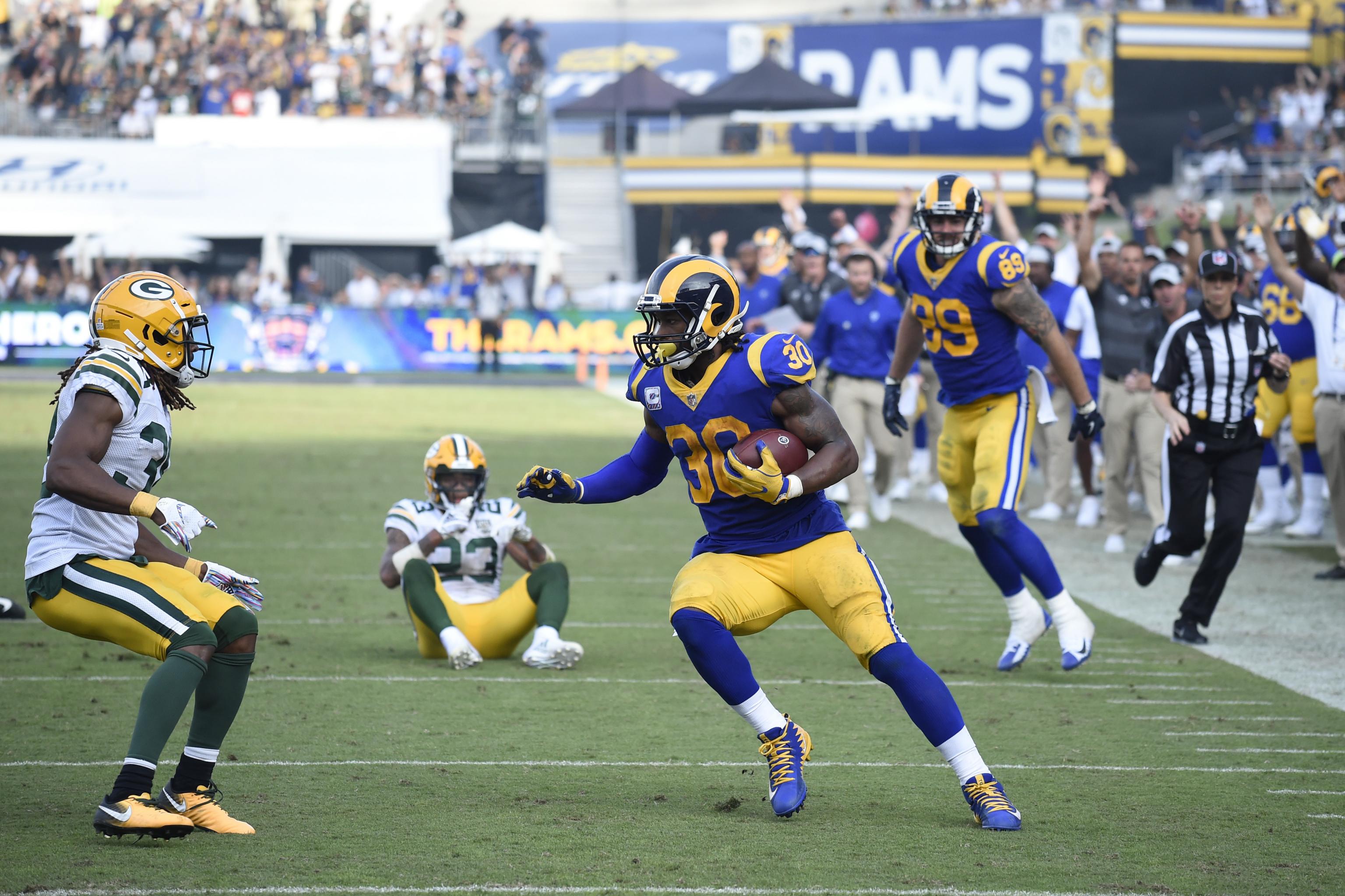 Todd Gurley now is an all-downs threat for Rams, unlike last year –  Pasadena Star News