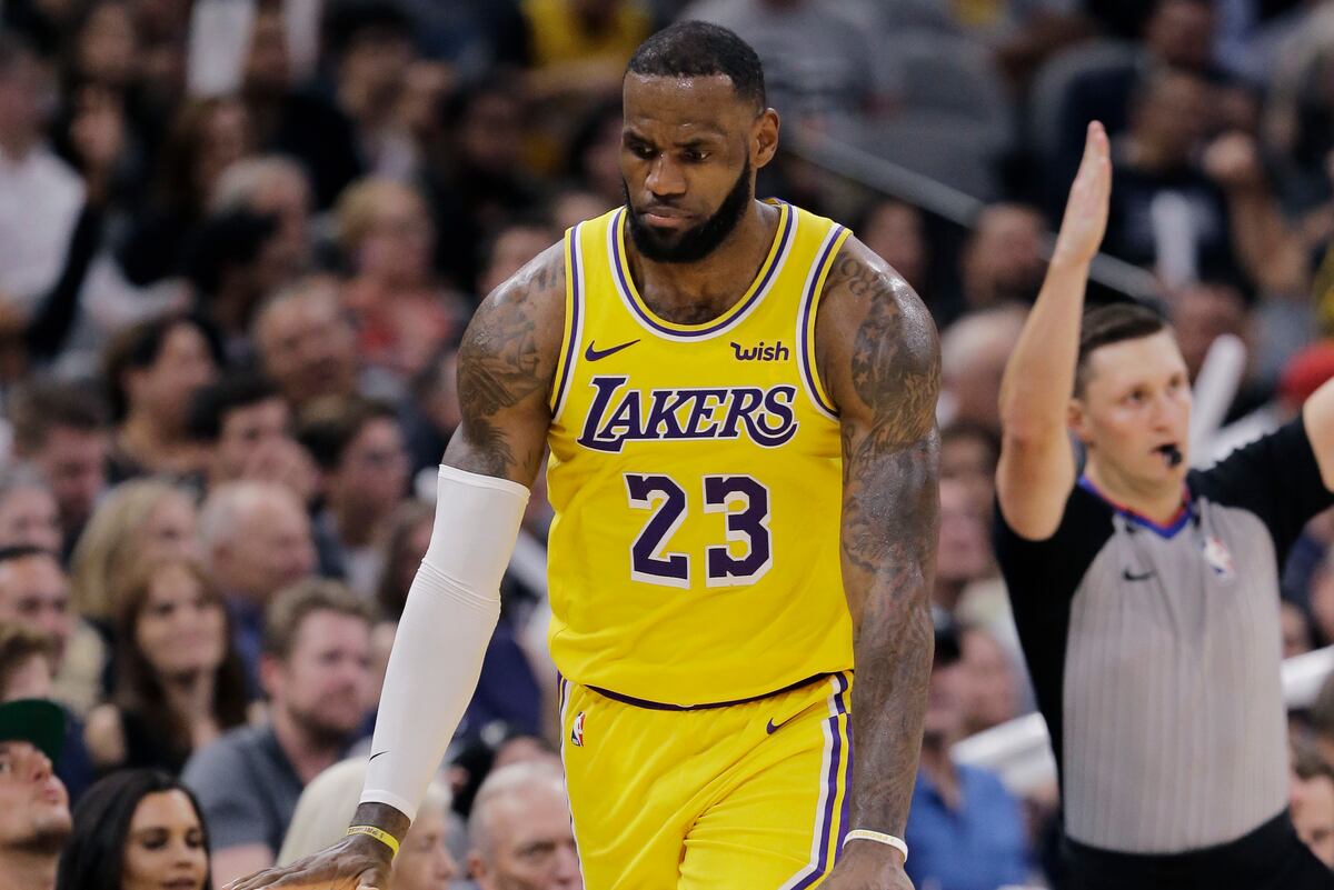 michael jordan comments on lebron james