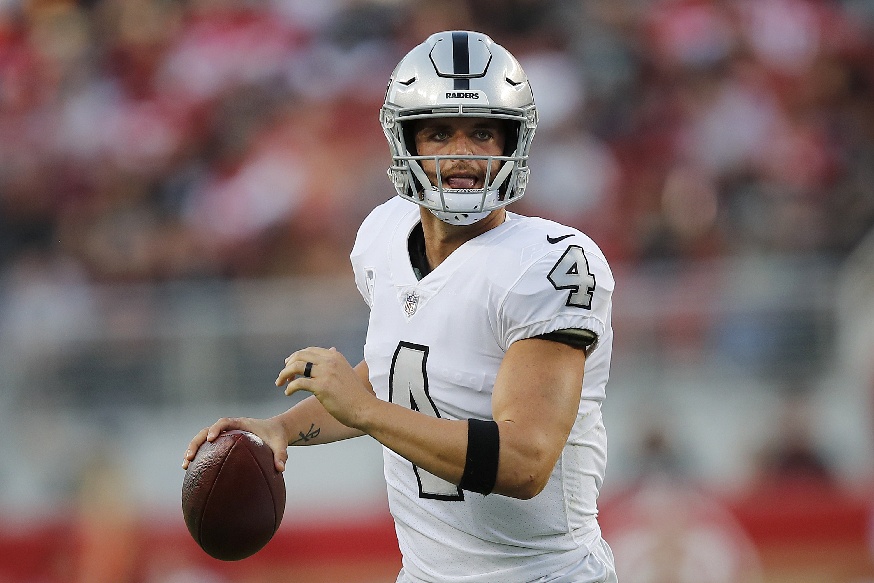 NFL wrap: Carr comes off bench to give Raiders first winning season since  2002, NFL